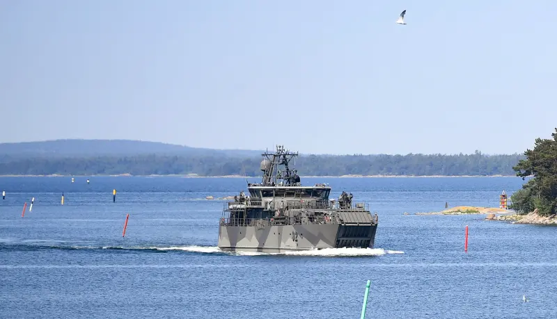 Inga avtal behöver rivas för att försvara Åland