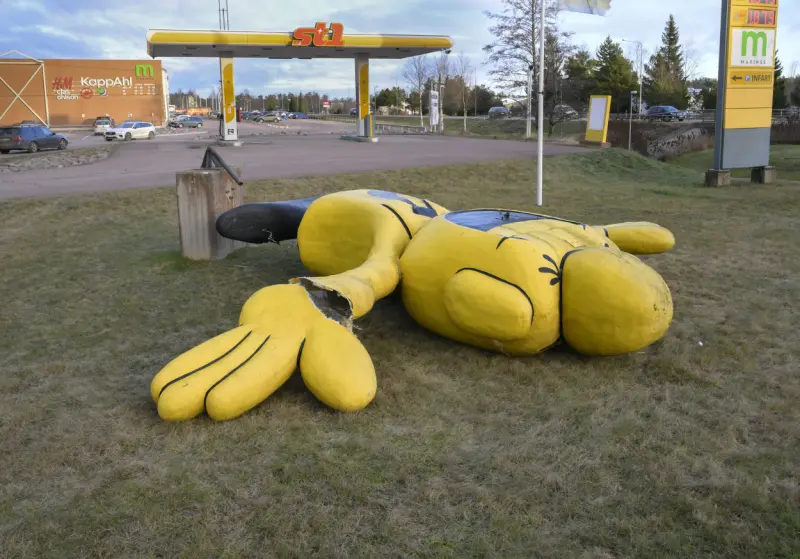 Stormen välte Sparhallengubben – knäckte handleden