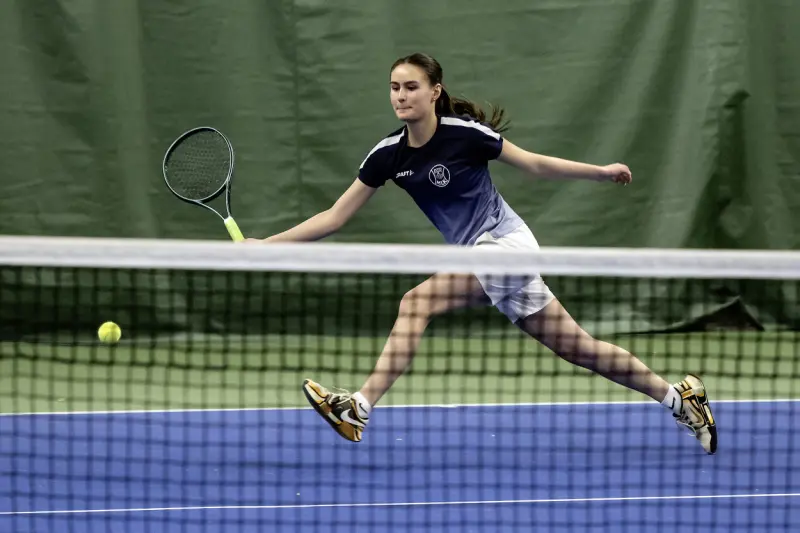 Generationsskifte i tennishallen