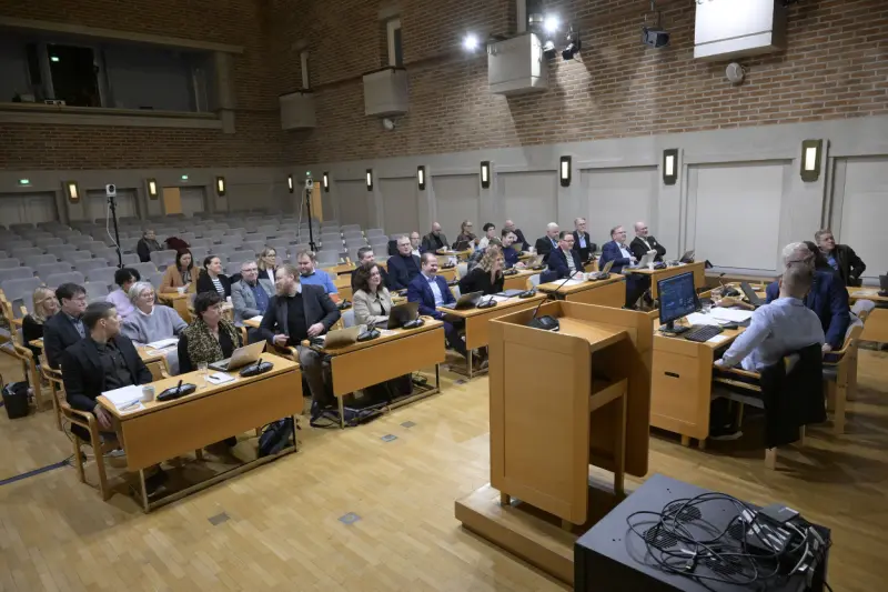 Gruppledarna: Nu behövs en lugn och erfaren efterträdare