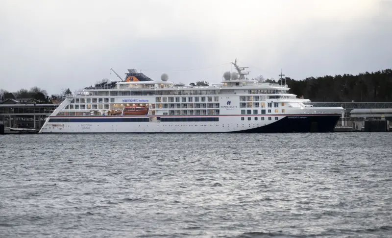 Kryssaren återvänder till Mariehamn