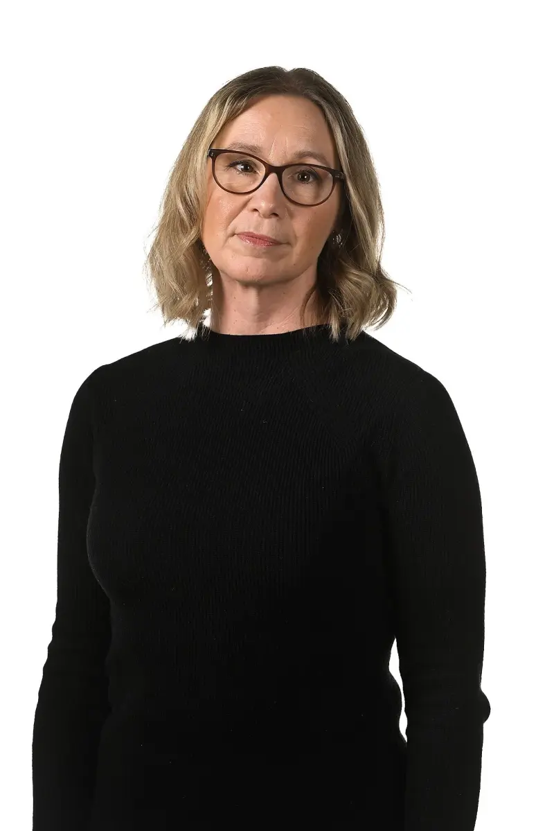 Dra genast i handbromsen, KST!