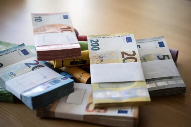 Så mycket har kommunerna lagt på jurister