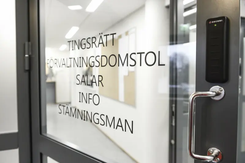 Körde grovt rattfull och voltade bilen – döms till villkorligt fängelse