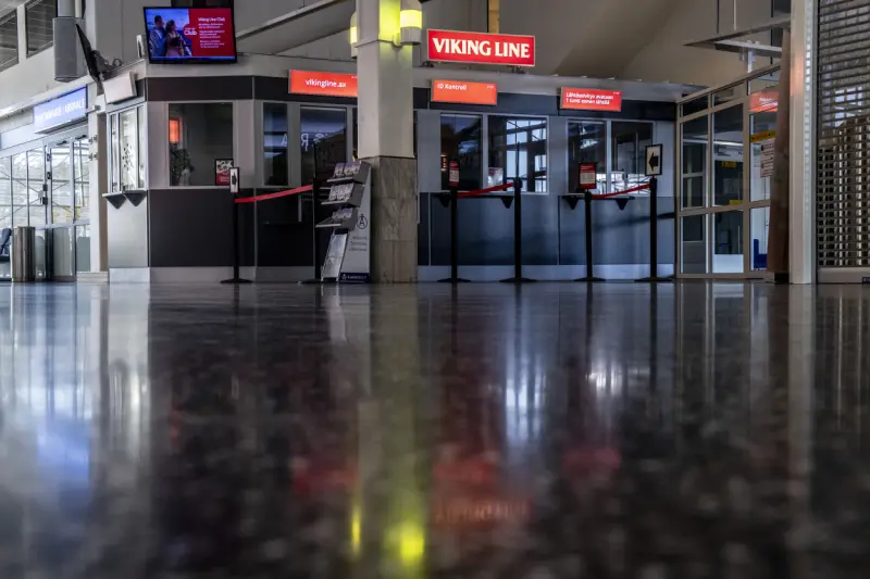 Lägger på fem euro för service över disk