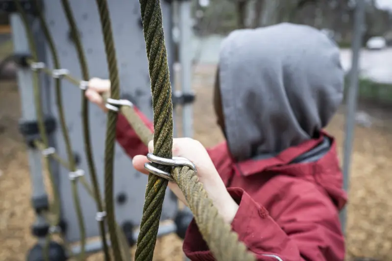 Domstol stoppar flytten av Elias