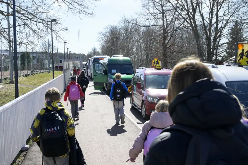 Jomalapolitiker vill inte skära i möjligheten till skolskjuts