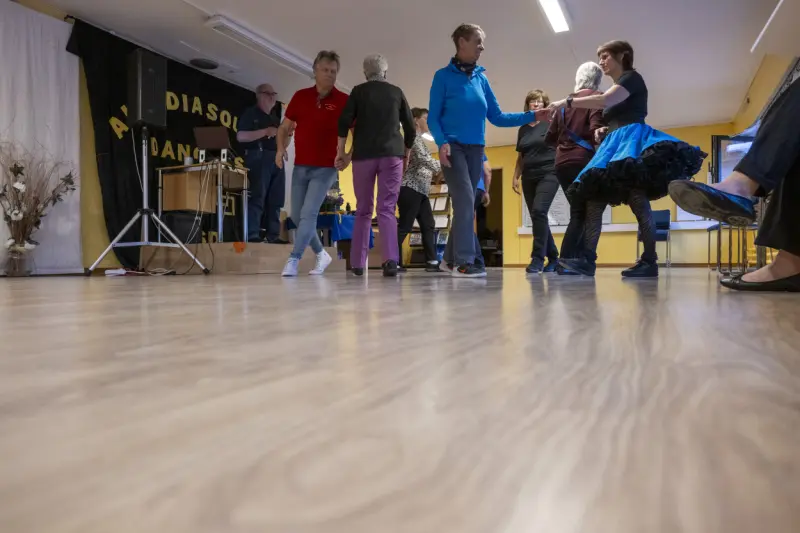 I squaredansen är det callern som bestämmer