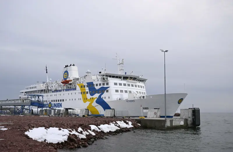 Beslut om åtal för ramning av färja dröjer till hösten