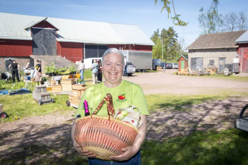 Vårsol och lugnt tempo lockar besökare till Åland grönskar