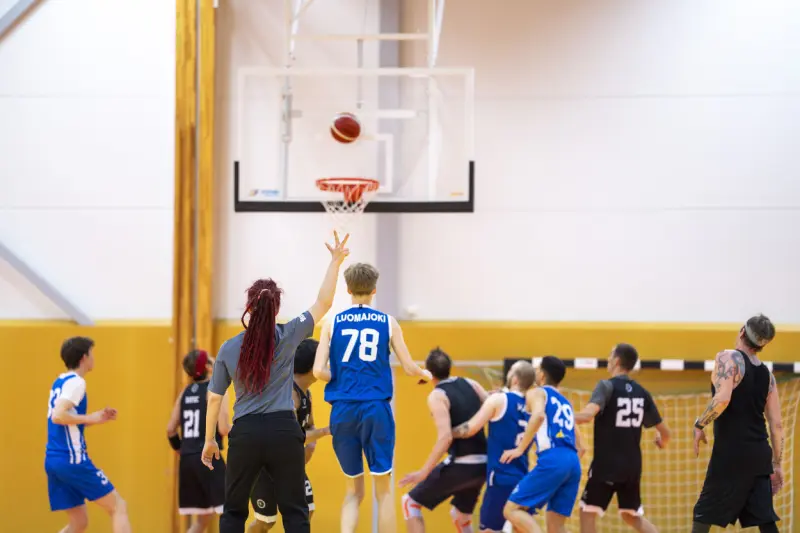 Ge spontanidrotten plats i stan